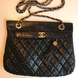Authentic Rare vintage CHANEL purse w chain strap
